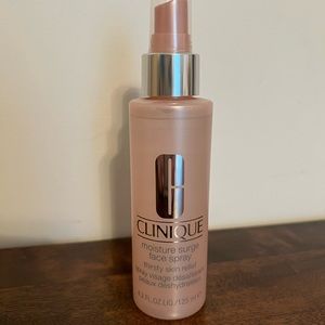 ❌ SOLD ❌ Clinique Moisture Surge Facial Spray 4.2oz, brand new